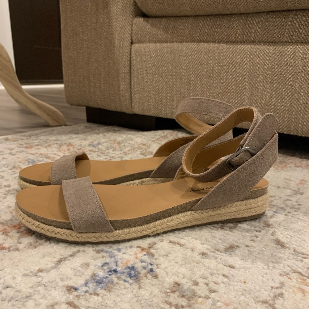 Barely worn Lucky Brand Sandals